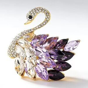 Swan Brooch Lapel Pin Z343